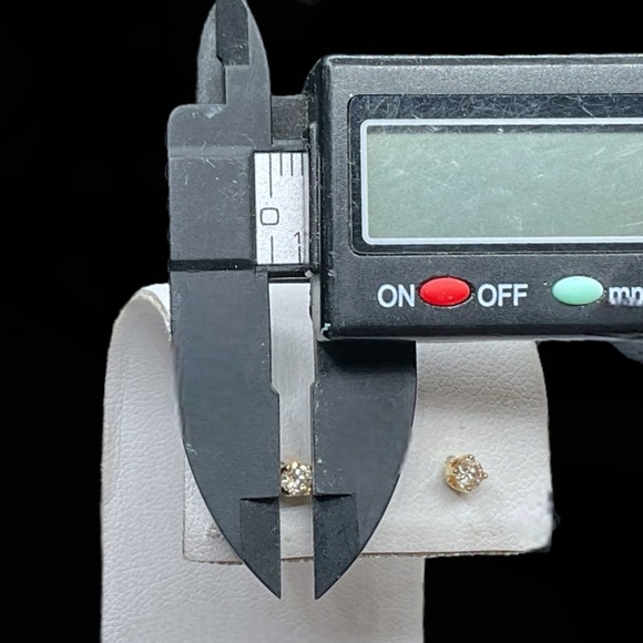 ❤️14K Gold .25 CTW Genuine Diamond Stud Earrings - Picture 13 of 13